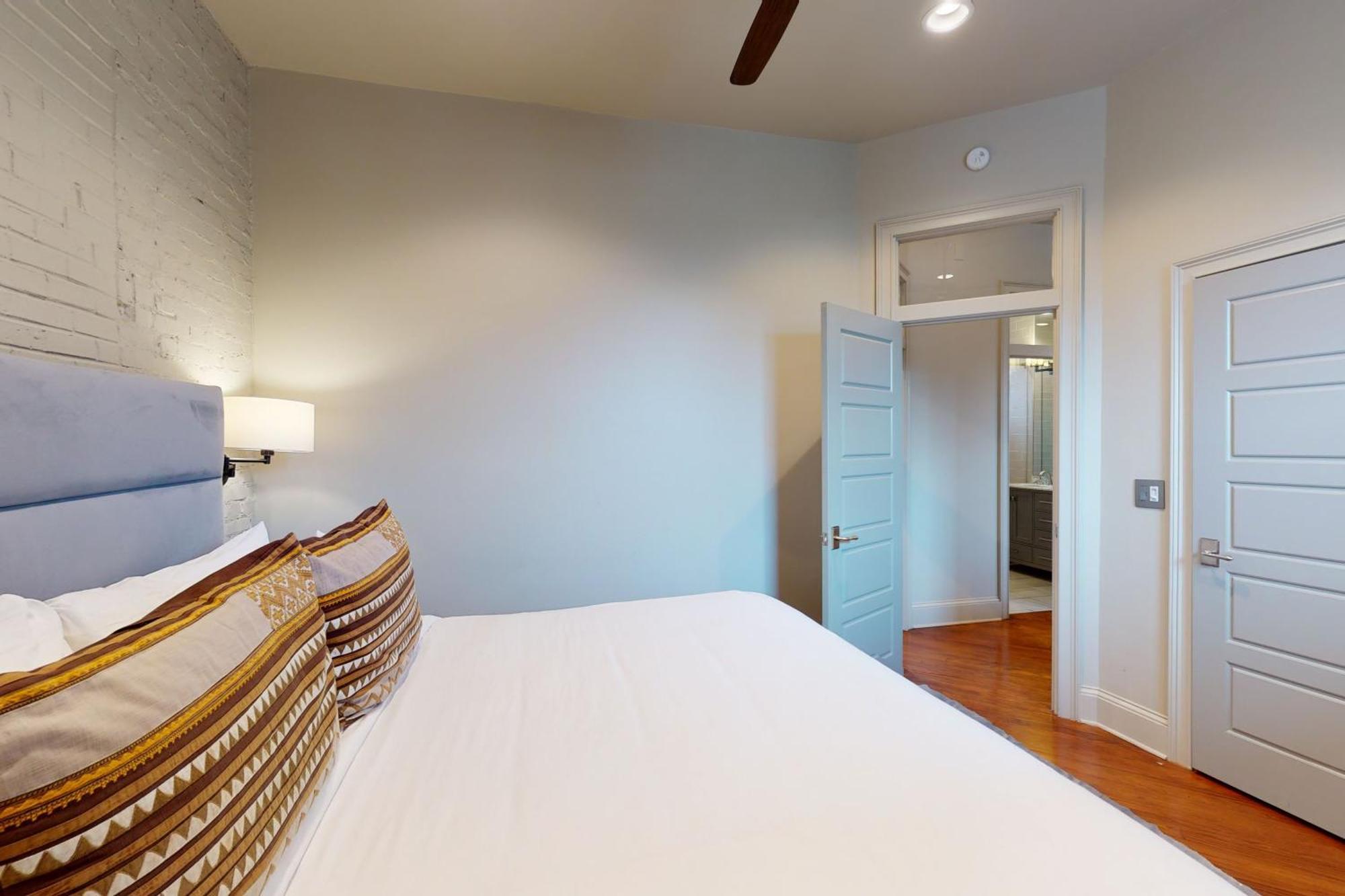 563 King Apartments Charleston Rum bild